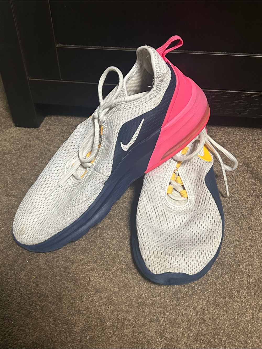 Nike Wmns Air Max Motion 2 'White Navy Pink'
